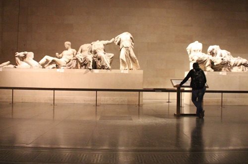 «Δεν υπάρχει αμφιβολία ότι τα μάρμαρα του Παρθενώνα κλάπηκαν». Άρθρο της Guardian δημιουργεί πανικό 