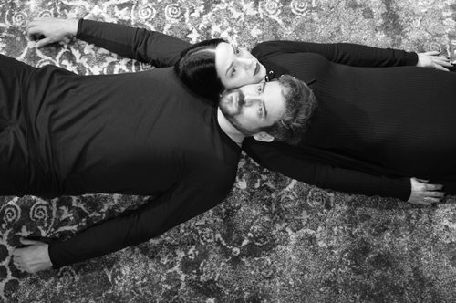 3 ξεχωριστές παραστάσεις που συνεχίζουν στο θέατρο του Νέου Κόσμου μετά το Πάσχα