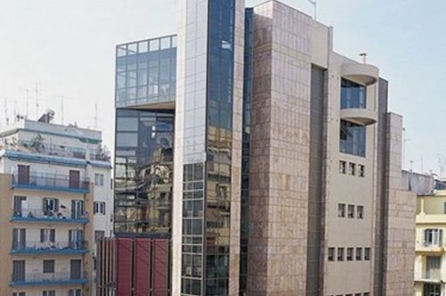 Η εντυπωσιακά ανακαινισμένη Βιβλιοθήκη της Θεσσαλονίκης κλέβει όλα τα βλέμματα στο κέντρο της πόλης