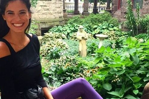 Χριστίνα Μπόμπα: Δημοσίευσε φωτογραφία της κούκλας αδερφής της στο Instagram