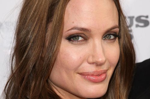 Έτοιμη να παντρευτεί ξανά η Αντζελίνα Τζολί;