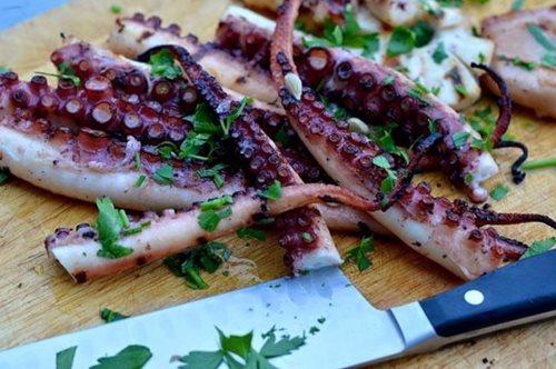 Πού να φάτε μετά τον Επιτάφιο; Τα καλύτερα εστιατόρια για το βράδυ της Μεγάλης Παρασκευής