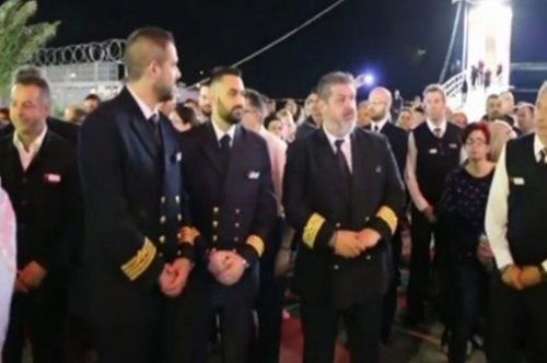 Η πράξη καπετάνιου στον Επιτάφιο της Χίου που συγκίνησε τον κόσμο