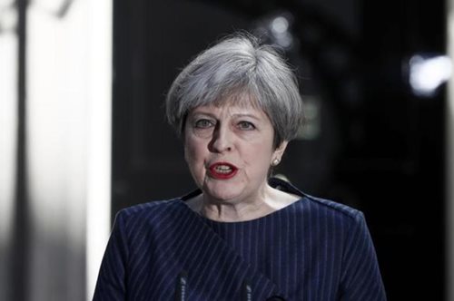 Πρόωρες εκλογές στις 8 Ιουνίου ανακοίνωσε η Τερέζα Μέι