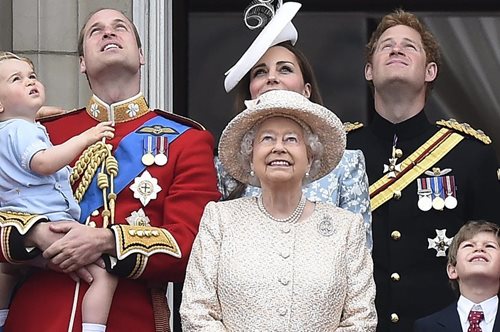 Ο παράδοξος λόγος που η βασίλισσα Ελισάβετ έχει δύο φορές τον χρόνο γενέθλια