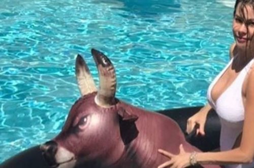 Αν νόμιζες οτι η Λάουρα Νάργες είναι κακή στο νερό περίμενε να δεις τη Σοφία Βεργκάρα (Βίντεο)