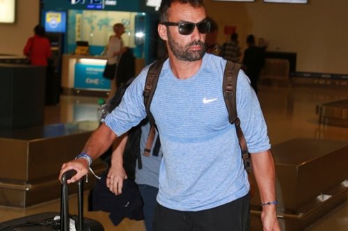 Ποιο ήταν το πρώτο πράγμα που έκανε ο Λάμπρος Χούτος πίσω στην Αθήνα; 