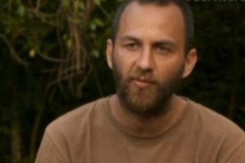 Γιατί ο μισθοφόρος έκλεισε το μάτι στους Διάσημους; Τι έχουν συνεννοηθεί; 