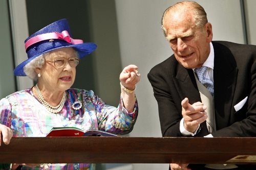 Οι επικές γκάφες του πρίγκιπα Φιλίππου μέσα στα χρόνια