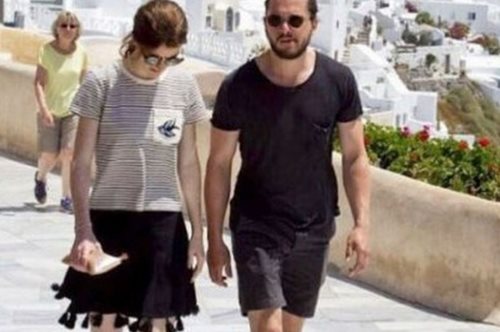 Το φωτογραφικό καλοκαίρι του Jon Snow στην Ελλάδα. Ο διάσημος ηθοποιός αγάπησε τη χώρα μας