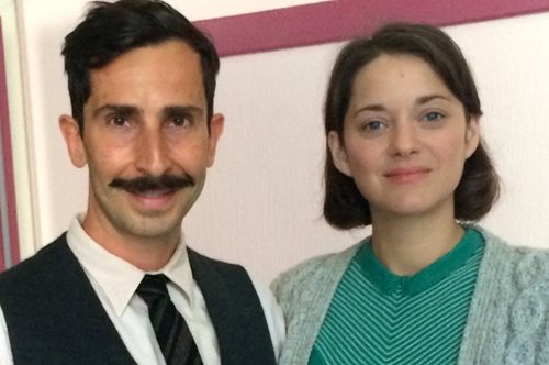 Ο Πολύδωρος άφησε τη νοσηλευτική στην Αθήνα και έκανε το θαρραλέο άλμα στο θέατρο του Παρισιού