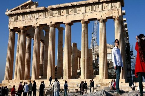 Τι μισούν και τι αγαπούν οι τουρίστες στους Έλληνες; 