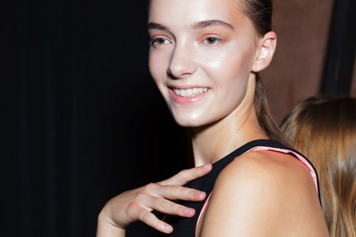 Ένα σούπερ καινοτόμο αντηλιακό προϊόν ενάντια στην πρόωρη γήρανση. Θα το λατρέψεις   