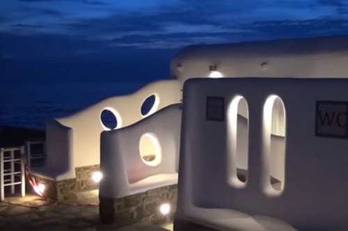 Δημόσιες τουαλέτες 5 αστέρων στην Μύκονο, το νέο αξιοθέατο του νησιού 