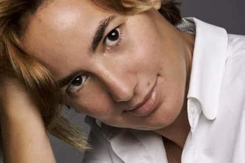 H δημοσιογράφος Λώρη Κέζα μετανάστευσε στον Καναδά και γράφει για τη δυστυχία να ζεις στην Ελλάδα