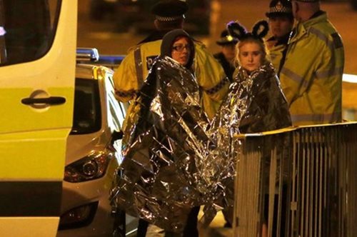 Το πρώτο μήνυμα της Ariana Grande μετά το μακελειό στη συναυλία της στο Μάντσεστερ