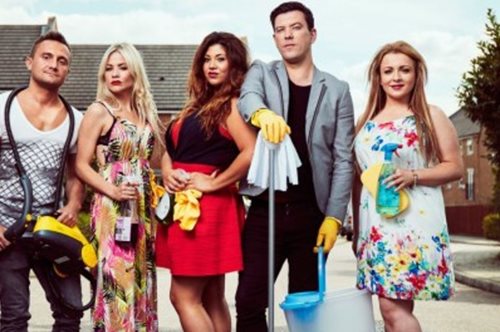 Όταν κάποια μανιακή με την καθαριότητα μπει στο σπίτι κάποιας που δεν έχει καθαρίσει για χρόνια