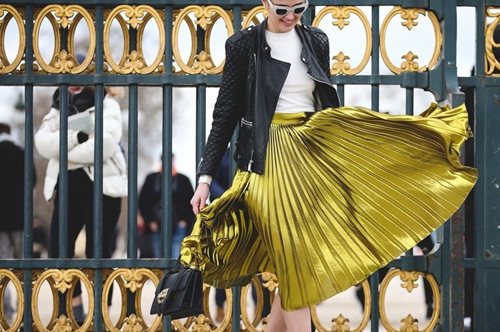 Το ένα και μοναδικό item που πρέπει να εντάξεις στην εμφάνισή σου για να μοιάζεις με Παριζιάνα