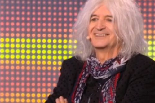 H λάθος φωτογραφία του Νίκου Καρβέλα στο Πρωινό που έκανε το πάνελ να λυθεί στα γέλια 