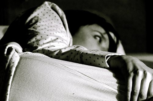 Αϋπνία: Γιατί δεν μπορούμε να κοιμηθούμε το βράδυ; 