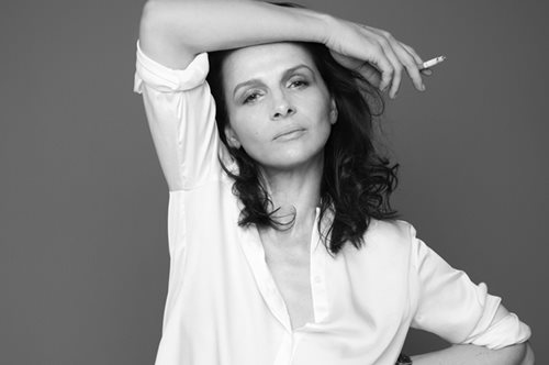 Η θρυλική ομορφιά της Juliette Binoche με ένα μόνο tip. Το εξομολογείται η ίδια