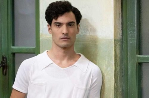 Άγριες Μέλισσες: Νέο σοκαριστικό τρέιλερ - Ο ομοφυλοφιλικός έρωτας που θα ταράξει το Διαφάνι