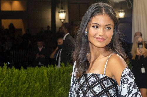 Ούτε η Λόπεζ, ούτε η Καρντάσιαν: Μία νεαρή τενίστρια ήταν η πιο καλοντυμένη του Μet Gala