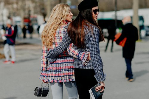 Transitional Dressing | Τα πιο κομψά «μεταβατικά» outfits για γυναίκες άνω των 50