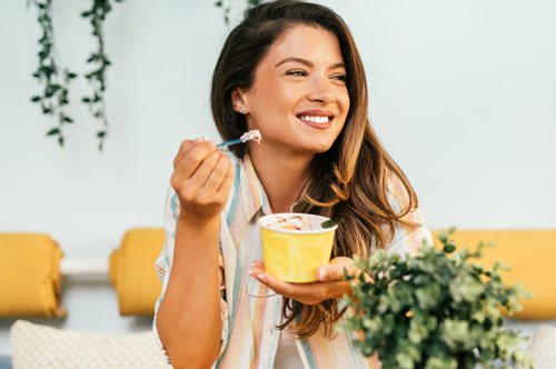 Πέντε διατροφικές συνήθειες που καταστρέφουν την υγεία του εντέρου σου