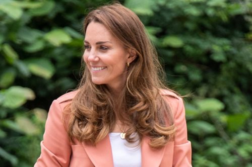 Η Kate Middleton με ένα σύνολο που αποπνέει κομψότητα και πολυτέλεια