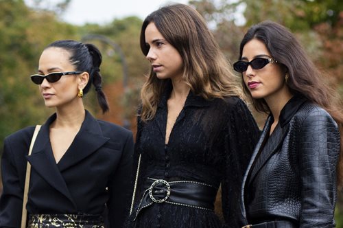 Πώς θα φορέσετε με στιλ ένα δερμάτινο πανωφόρι μετά τα 50