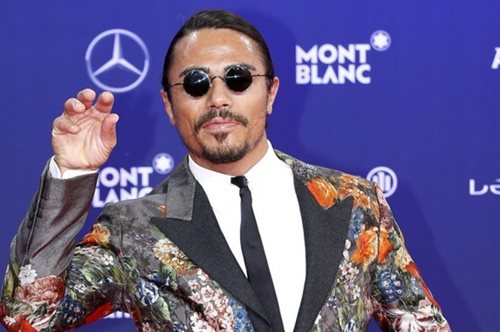 Γιατί όλοι έχουν ξενερώσει με τo εστιατόριo του Nusret στο Λονδίνο