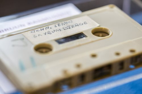 Σε δημοπρασία η ηχογράφηση ενός ακυκλοφόρητου τραγουδιού του Τζον Λένον