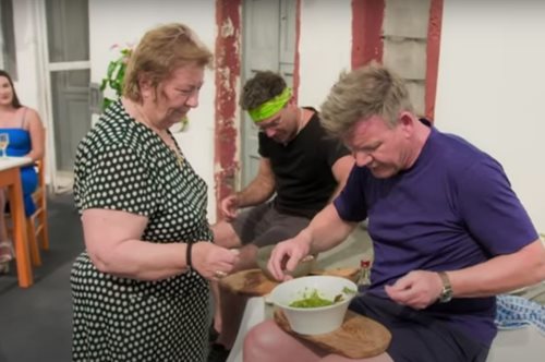 Όταν μια Ελληνίδα γιαγιά δοκίμασε συνταγή του Γκόρντον Ράμσεϊ και δεν ενθουσιάστηκε καθόλου