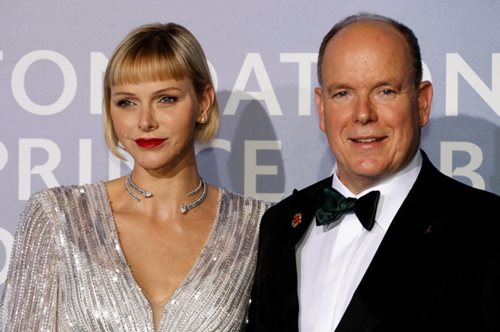 Παγκόσμια ανησυχία για τη Σαρλίν: Η φωτογραφία που μας έπεισε ότι κάτι συμβαίνει με την υγεία της