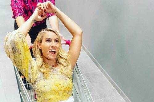 Η εμφάνιση της Ελεονώρας Μελέτη με τα πιο stylish και φουτουριστικά ψηλοτάκουνα παπούτσια