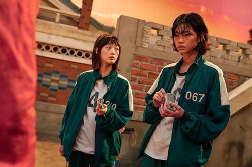 Από το Squid Game σε διεθνή καμπάνια | Η HoYeon Jung είναι το νέο πρόσωπο του οίκου Louis Vuitton