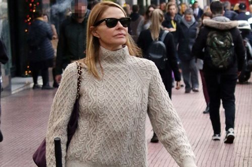 Τζένη Μπαλατσινού: Κάνει γυμναστική με τον 10 μηνών γιο της