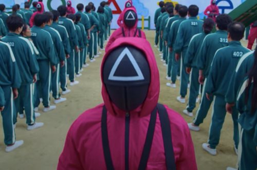 Τα sneakers που θέλουν όλοι: Γιατί ο πλανήτης έχει πάθει φρενίτιδα με τα Vans του Squid Game;