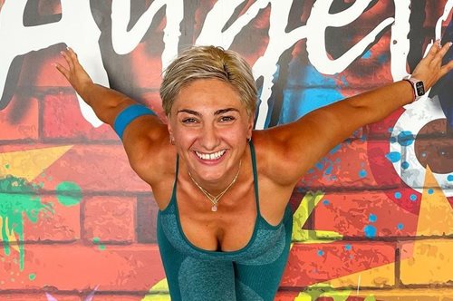 Νίκησε τη λευχαιμία με χορό: Ποια είναι η Ρεγγίνα Μακέδου που θα δούμε στο Dancing With The Stars;