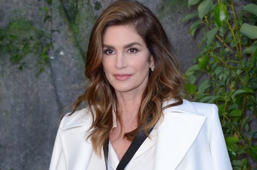 Tα μυστικά ομορφιάς της Σίντι Κρόφορντ τα οποία μπορεί να υιοθετήσει κάθε γυναίκα