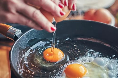 Κάνει να τρως αυγά κάθε μέρα; 7 απορίες για αυτά βρίσκουν απάντηση