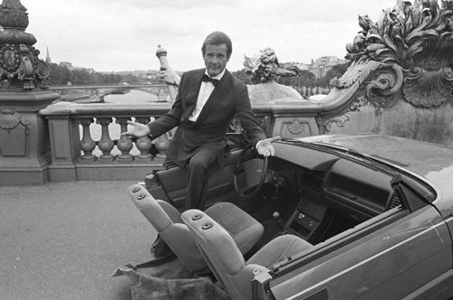 Κι αν ο καλύτερος Bond όλων των εποχών ήταν ο Roger Moore;