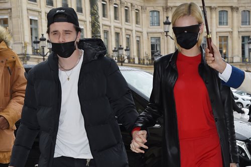 «Σύζυγος για μια ζωή»: Ο Μπρούκλιν Μπέκαμ φωτογραφίζει γυμνή τη γυναίκα της ζωής του, Nίκολα Πελτζ