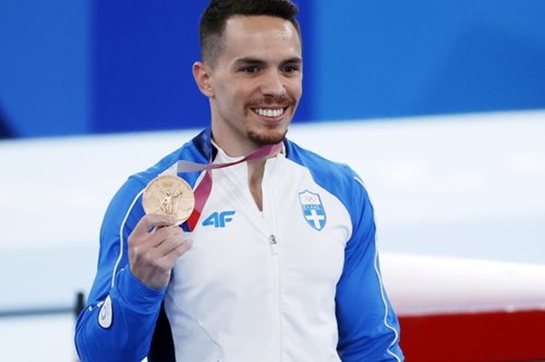 Λευτέρης Πετρούνιας: Η αποκαθήλωση ενός «ήρωα» μέσα σε λίγα λεπτά