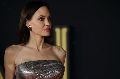 Τρεις καλλονές μαζί: Η Αντζελίνα Τζολί σε νέα εμφάνιση με τις κόρες της