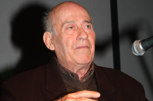 Ο Θανάσης Βέγγος με την οικογένειά του μέσα από ένα σπάνιο φωτογραφικό κλικ