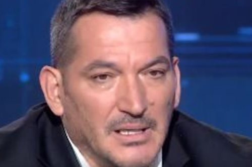 «Έχω πολλές αναμνήσεις από τη γυναίκα μου. Νομίζω ότι θα βγει και θα μου μιλήσει»