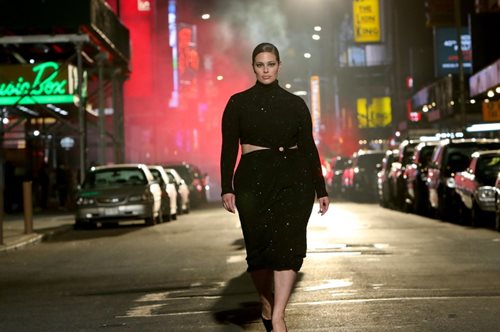 Τα κλισέ του plus size dressing που πρέπει να σταματήσεις να πιστεύεις