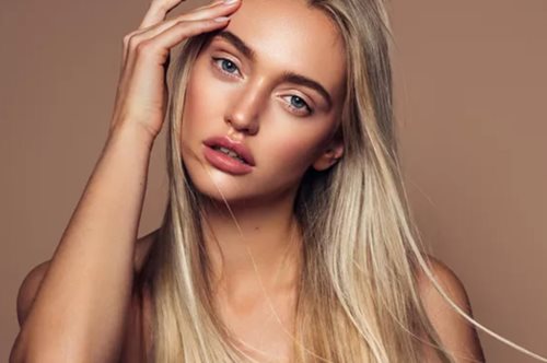 Τα monochromatic makeup looks θα γίνουν η νέα μας εμμονή